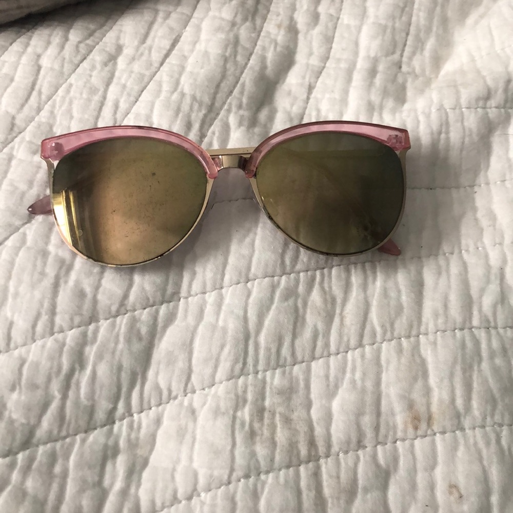 Cat eye sunglasses